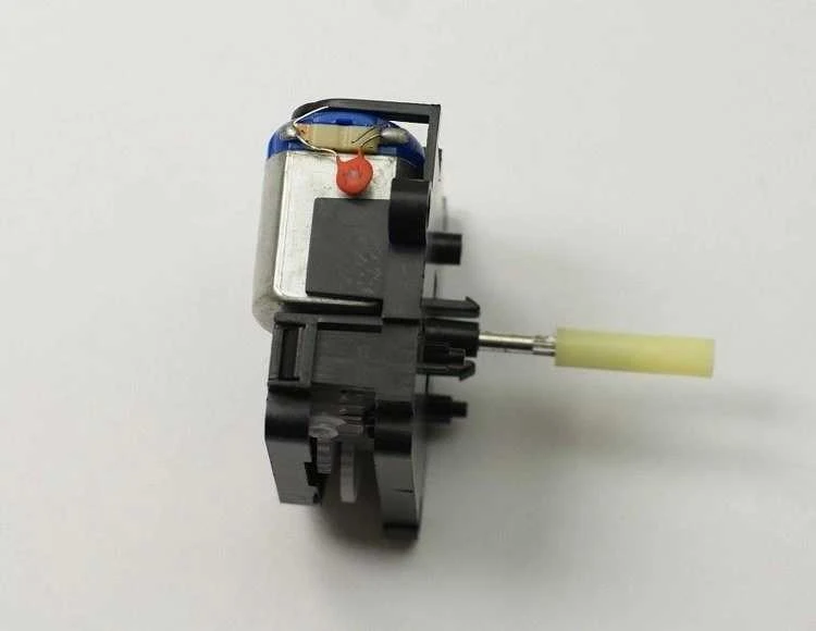 Oem Sliekinė pavara su DC 130 3V varikliu korpuse - LD02 - skirta robotams kurti ir "pasidaryk pats" projektams