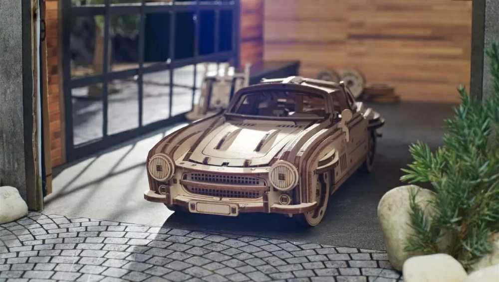 Winged Sports Coupe - mechaninis surinkimo modelis - fanera - 262 elementai - Ugearsmodels