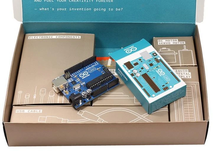Arduino Uno rinkinys su komponentais dėžutėje