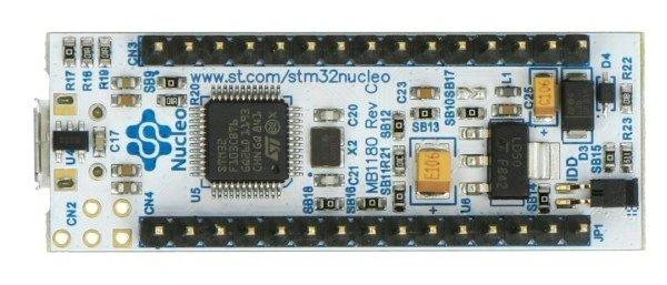 STM32 Nucleo-F042K6 kūrimo plokštė su komponentais