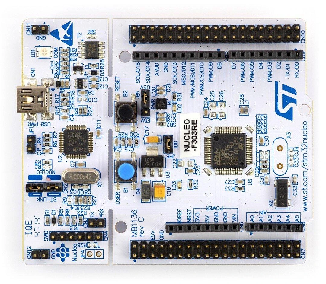 STM32 NUCLEO-F303RE kūrimo plokštė iš viršaus