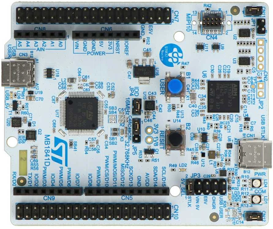 STM32 NUCLEO-U545RE-Q plokštės viršutinė dalis