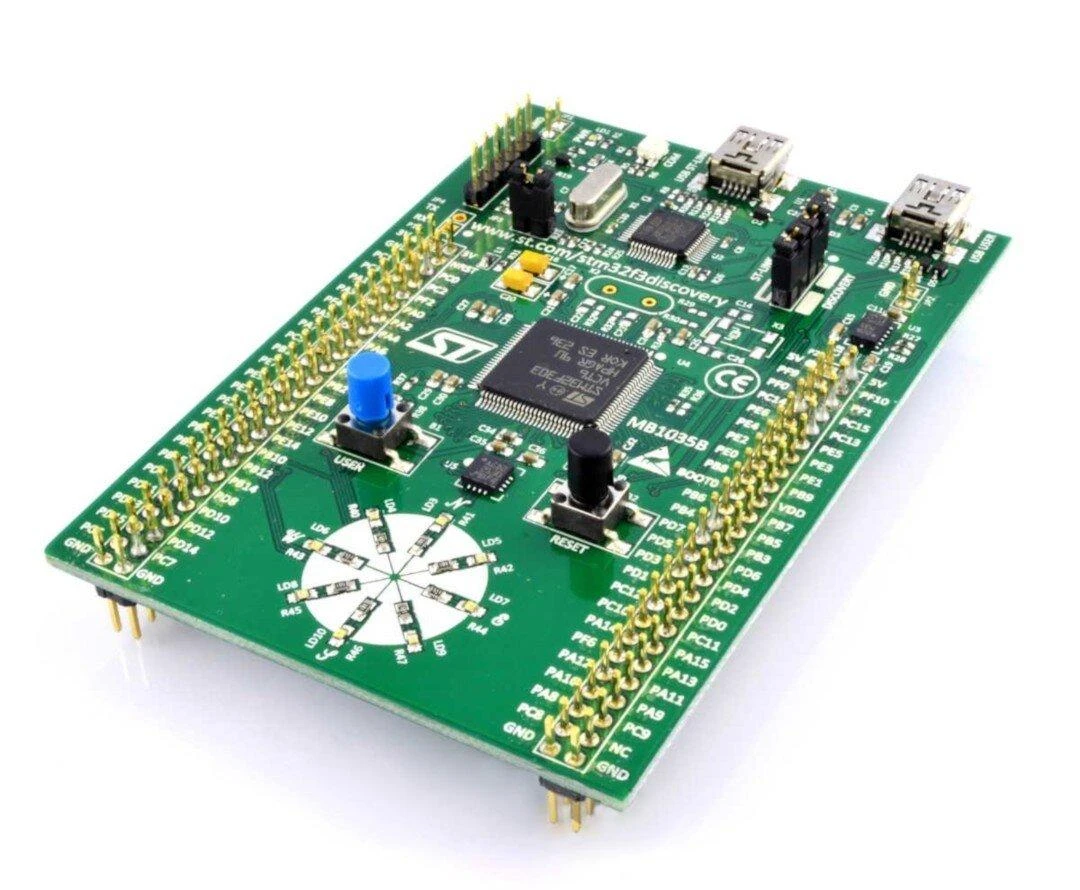 STM32F3 Discovery plokštė su LED ir mygtukais