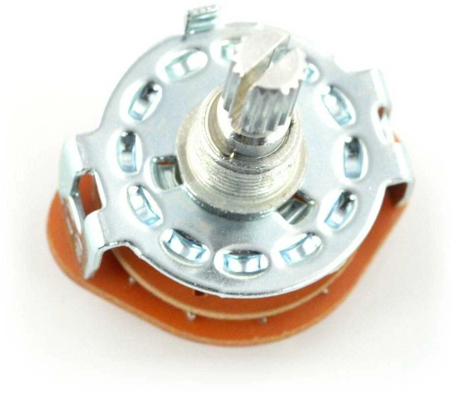 12 padėčių sukamasis jungiklis su dantytu velenu 37mm