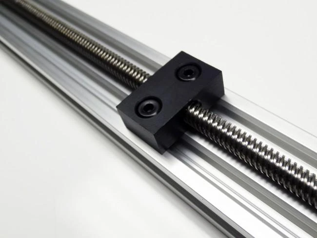 Grąžtas Oem T8x1040mm ACME Srieginis strypas