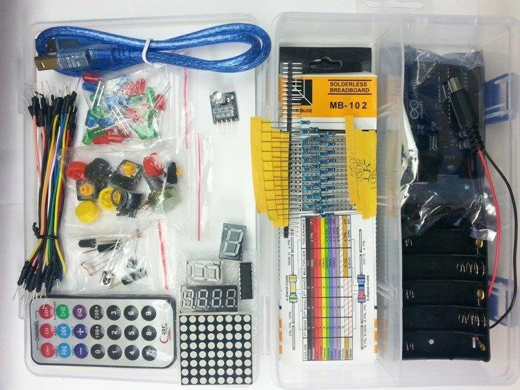 Arduino startinis rinkinys skaidrioje dėžutėje