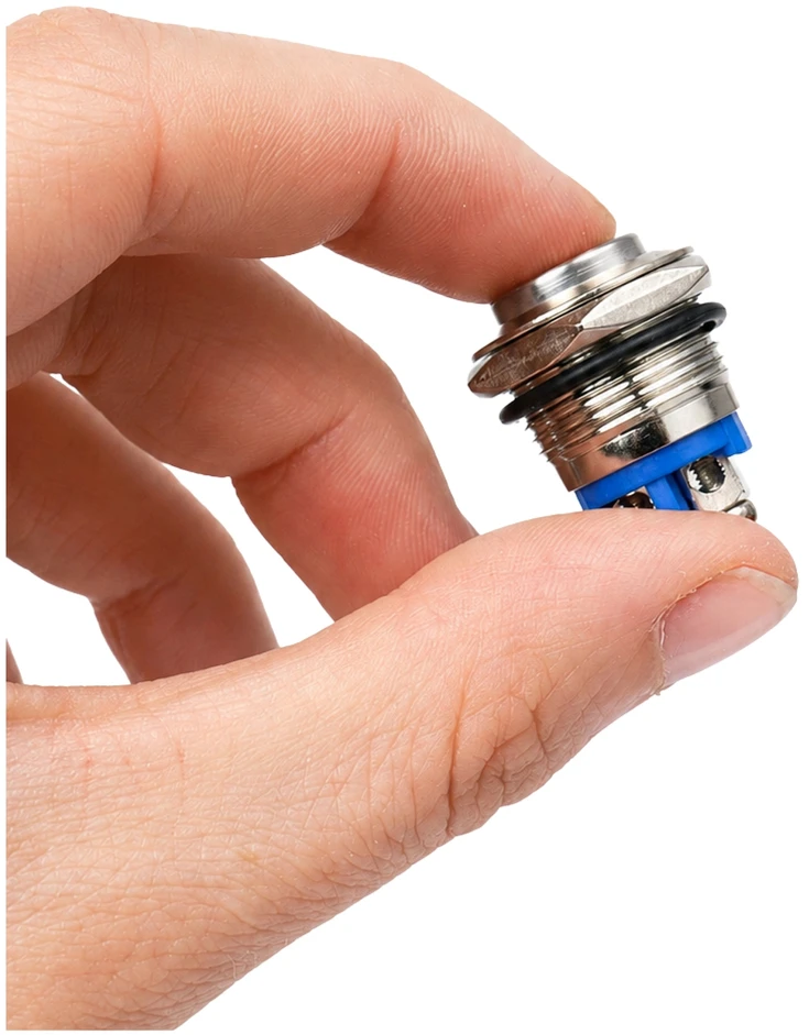 Vandalams atsparus mygtukas, 16 mm monostabilus, 2A, 250V, išsikišęs raktas