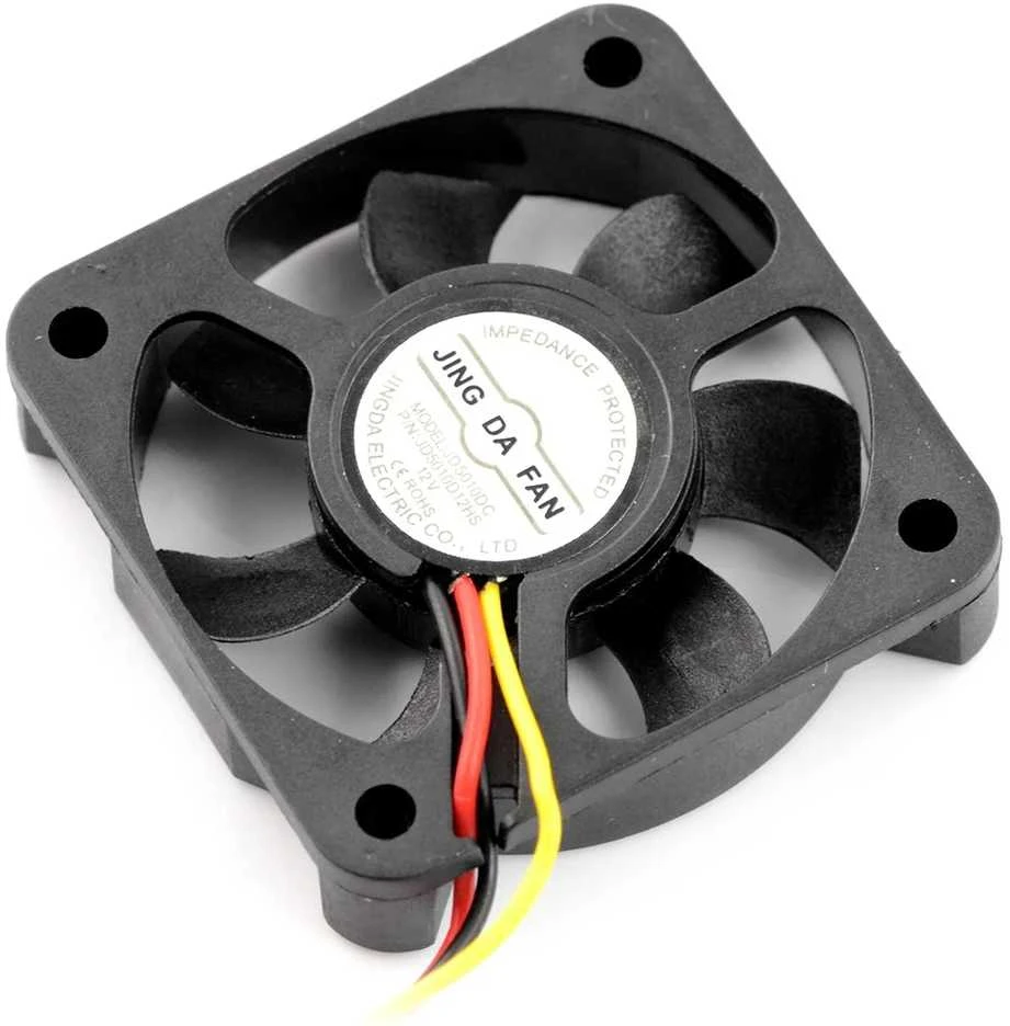 12V ventiliatorius 50x50mm su jungtimis