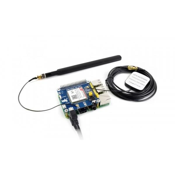 Waveshare LTE HAT su prijungtomis antenomis