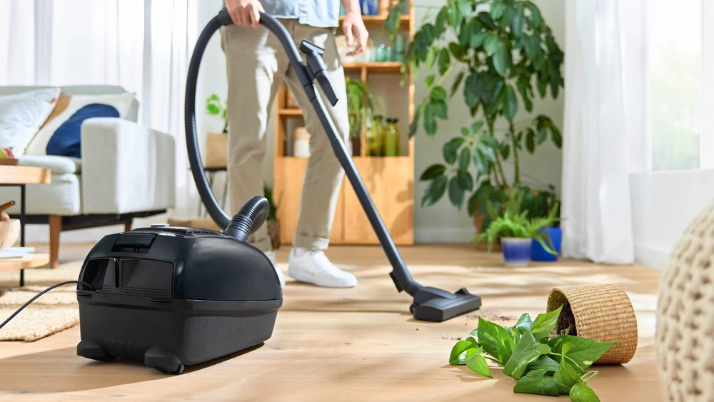 Bosch BGL38BA2H Serija 4, Dulkių siurblys su maišeliu, Juoda