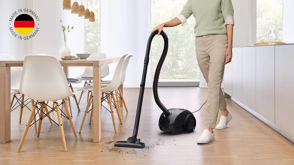 Bosch BGLS2BA1 Serija 2, Dulkių siurblys su maišeliu, Juoda