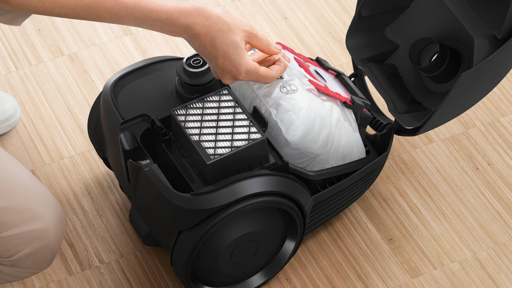 Bosch BGLS2BA1 Serija 2, Dulkių siurblys su maišeliu, Juoda