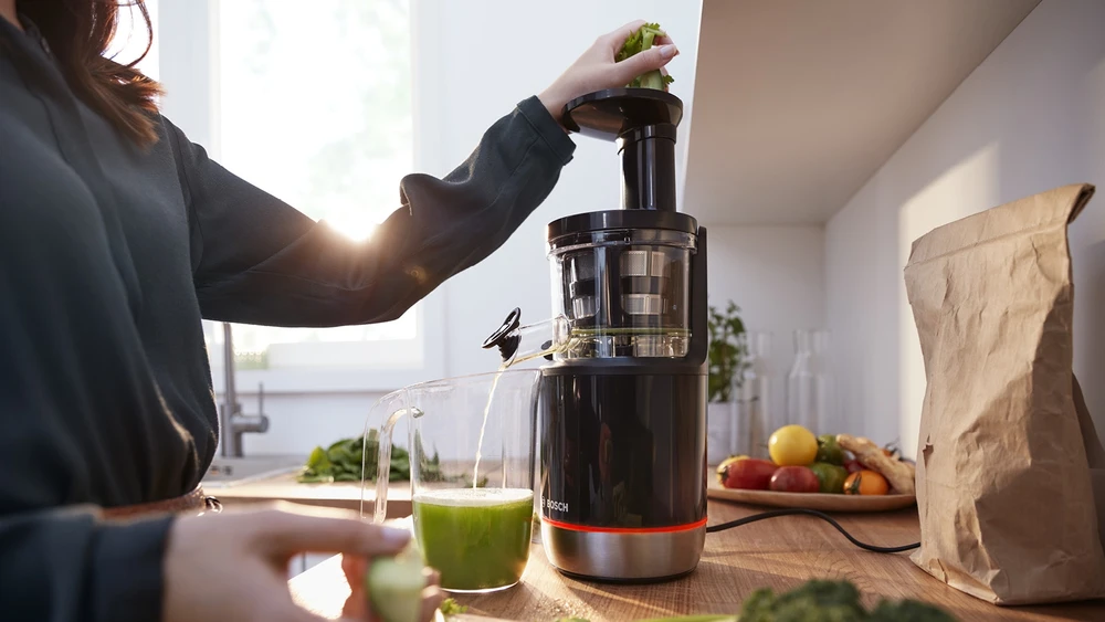 Bosch MESM731M Lėtaeigė sulčiaspaudė, VitaExtract, 150 W, Juoda, šiaušto nerūdijančio plieno