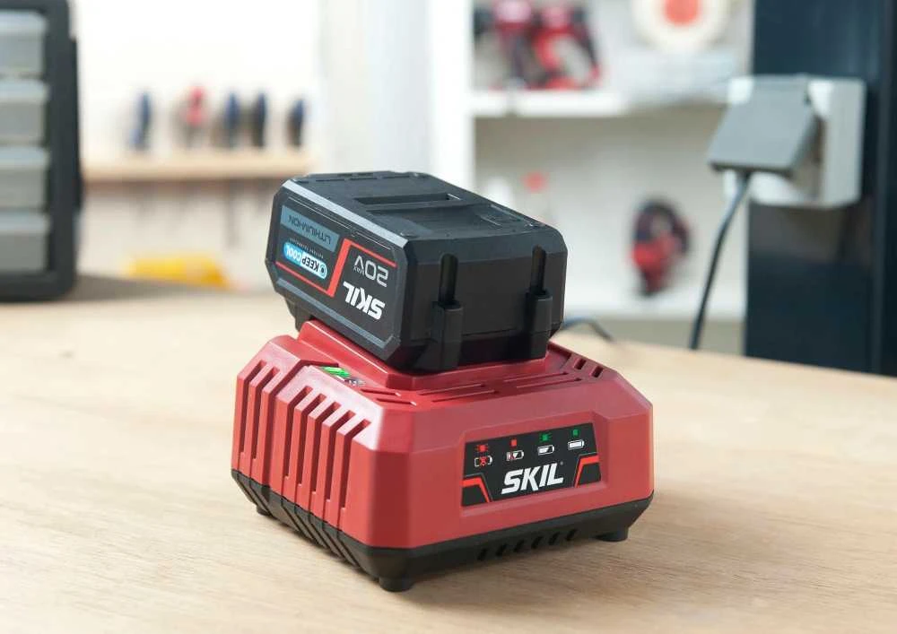 Priedų rinkinys Skil 3131AA; 20 V; 1x4,0 Ah akum.