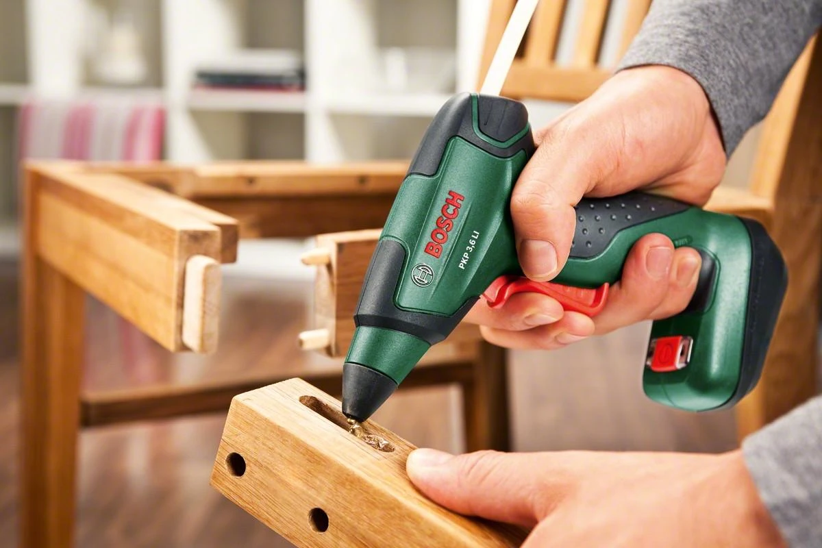 Akumuliatorinis karštų klijų pistoletas Bosch PKP 3,6 LI