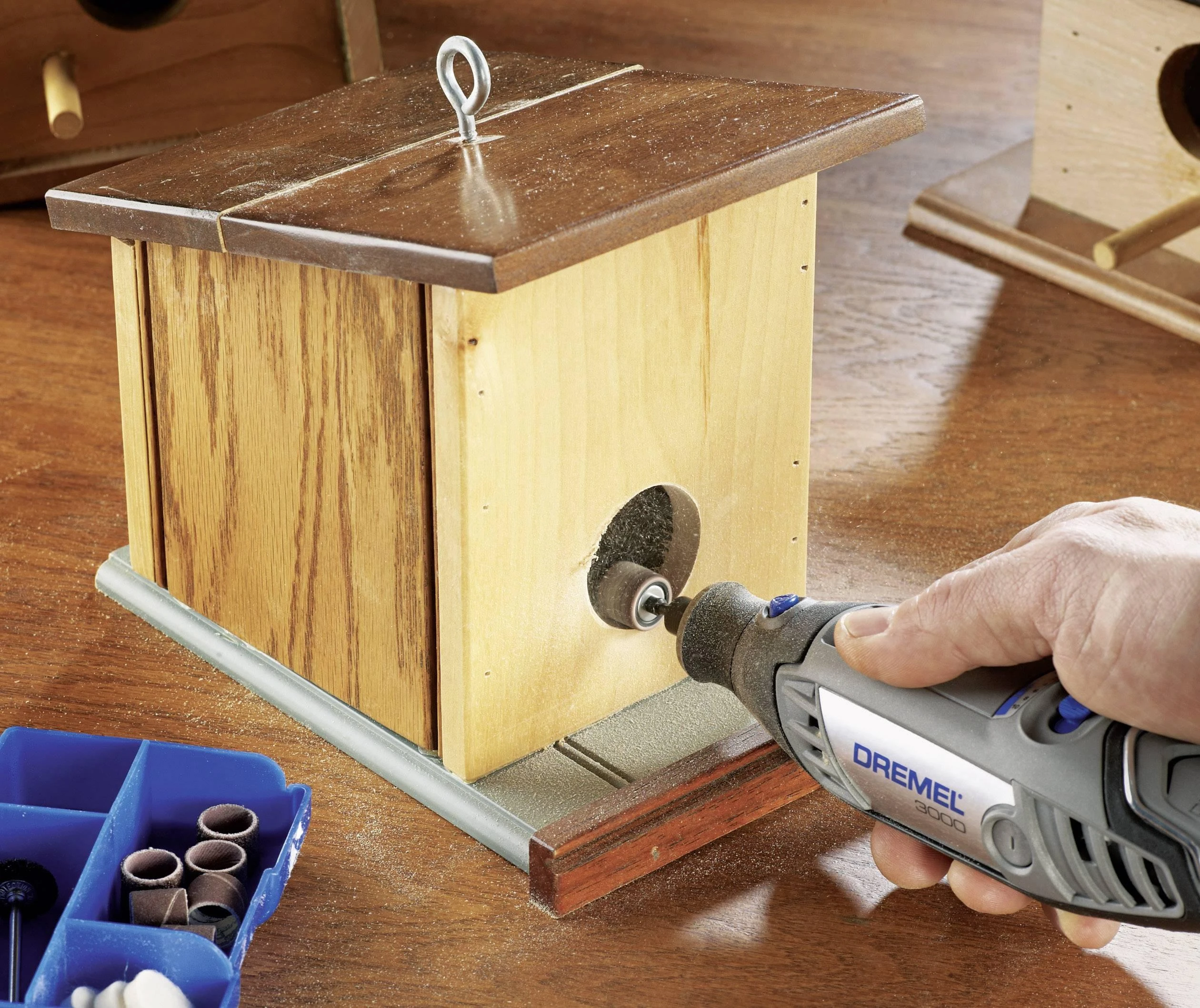 DREMEL 3000 serijos rotacinis įrankis + 15 priedų