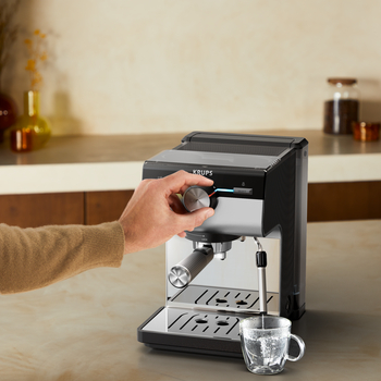 Krups Authentic+ XP384E10 Pusiau automatinis Espresso Kavos aparatas 2 L +DOVANA Lavazza kavos pupelės aprašymas - Prekės nuotrauka