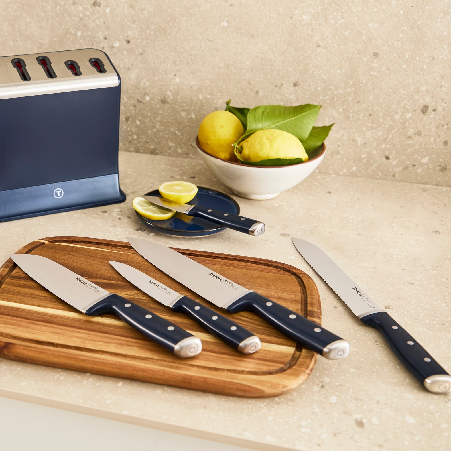 Peilių rinkinys su stovu Tefal EverSharp Pro (K297S644), su integruotu automatiniu galąstuvu, 5 vnt. aprašymas - Prekės nuotrauka