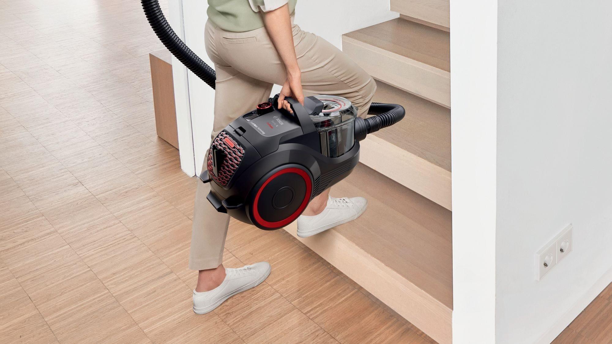 Bosch BGS21POW2 dulkių siurblys be maišelio, galia 750 W, dulkių talpa 2 l, Juodas