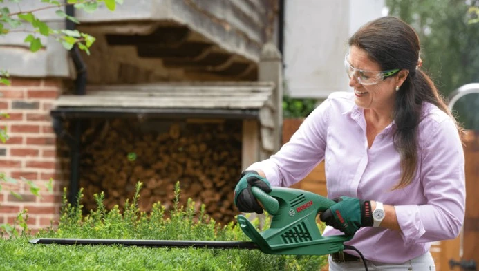 Elektrinės gyvatvorių žirklės Bosch EasyHedgeCut 55