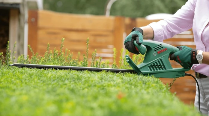 Elektrinės gyvatvorių žirklės Bosch EasyHedgeCut 55
