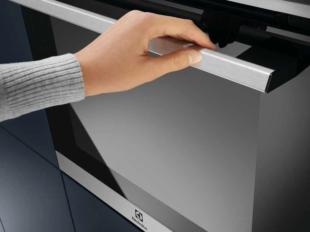 Garinė orkaitė "SteamCrisp" su maisto termometru Electrolux EOC6H76X