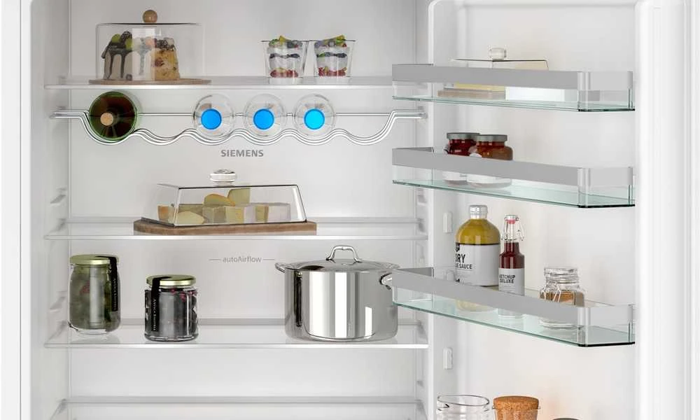 Šaldytuvas Siemens iQ300 KB96NVFE0 fridge-šaldiklis Built-in 383 L E Baltas