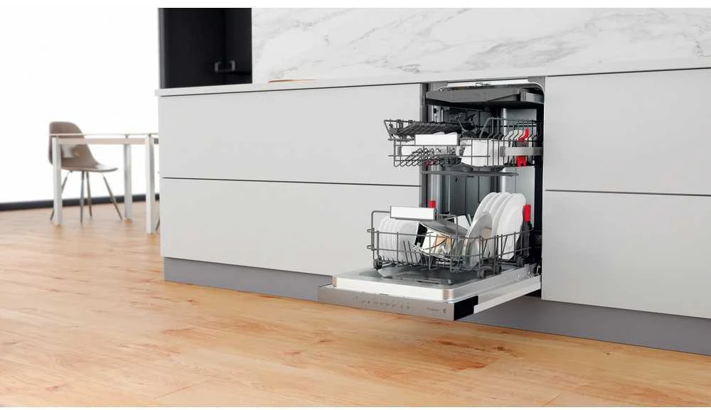 Indaplovė Whirlpool WSBO 3O34 PF X