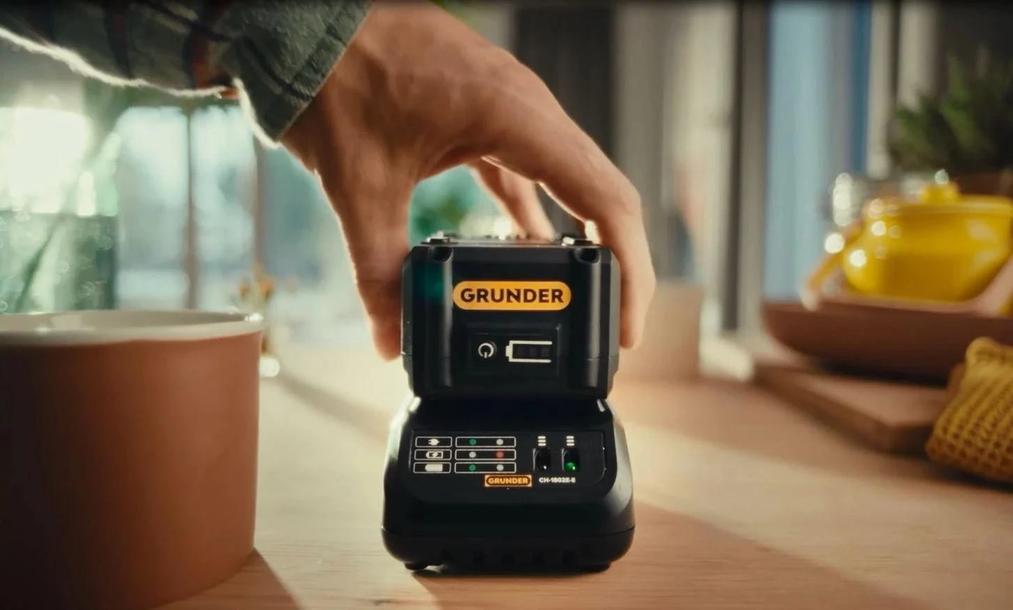 Grunder akumuliatoriaus įkrovimas