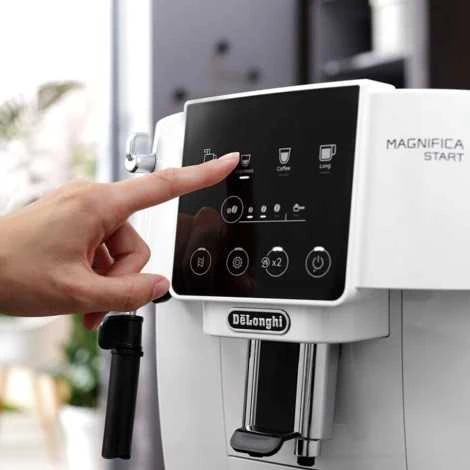 Kavos aparatas Delonghi Magnifica Start automatinis