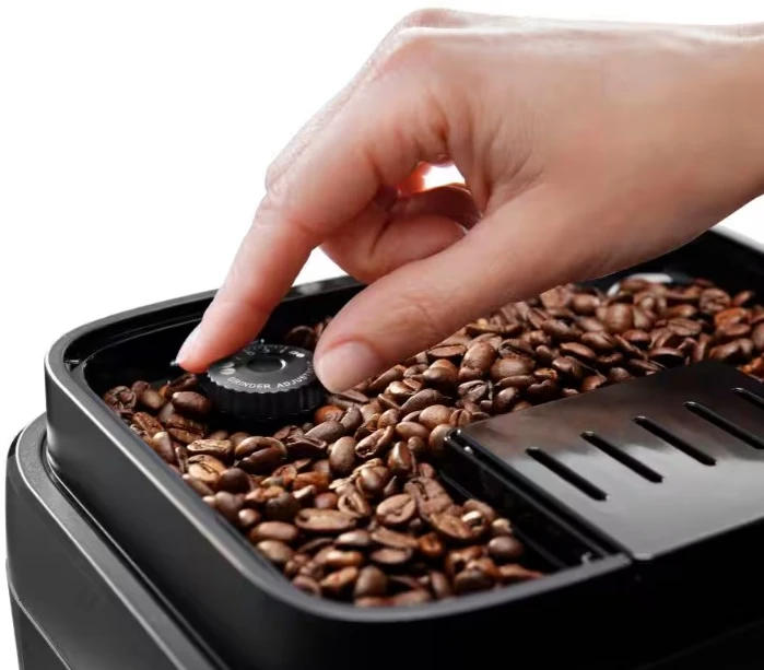 Kavos aparatas Delonghi | | ECAM 290.42.TB Magnifica Evo | Slėgis 15 bar | Su pieno plakikliu | Automatinis | 1450 W | Sidabrinis/Juodas