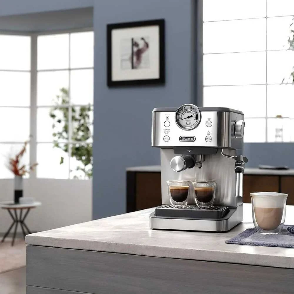 Pusiau automatinis kavos aparatas DeLonghi Classic EM450.M