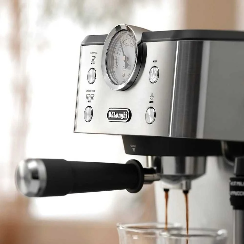 Pusiau automatinis kavos aparatas DeLonghi Classic EM450.M