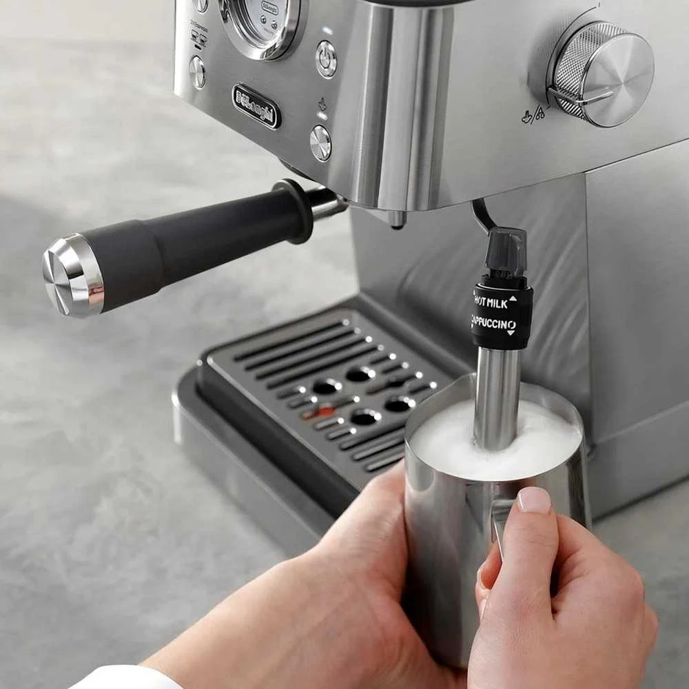 Pusiau automatinis kavos aparatas DeLonghi Classic EM450.M
