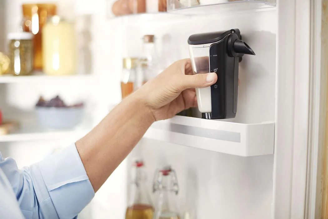 Kavos aparatas Philips Espresso EP5335/10 Su pieno plakikliu, Automatinis, Nerūdijantis plienas / juodas