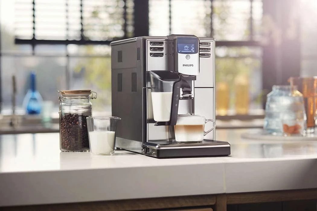 Kavos aparatas Philips Espresso EP5335/10 Su pieno plakikliu, Automatinis, Nerūdijantis plienas / juodas