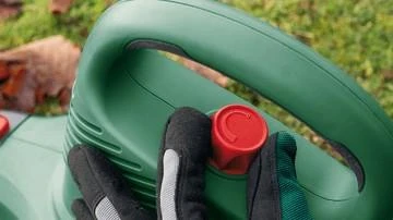 Lapų pūstuvas siurblys Bosch Universal GardenTidy 3000