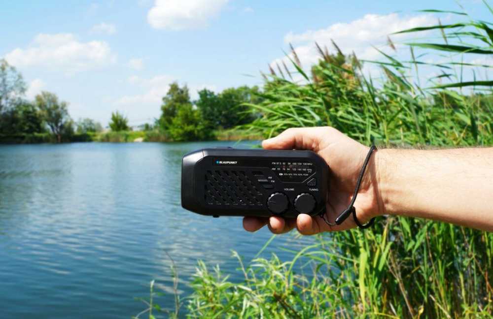 Blaupunkt ER10 nešiojamas radijas su žibintuvėliu