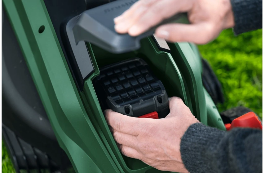 Akumuliatorinė vejapjovė Bosch Rotak 8V-32, 1 x 4Ah