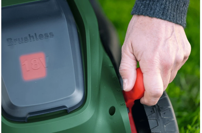 Akumuliatorinė vejapjovė Bosch Rotak 8V-32, 1 x 4Ah