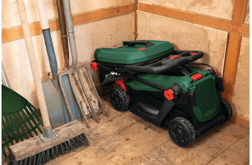 Akumuliatorinė vejapjovė Bosch Rotak 18V-32; 18 V; 32 cm (be akumuliatoriaus ir pakrovėjo)