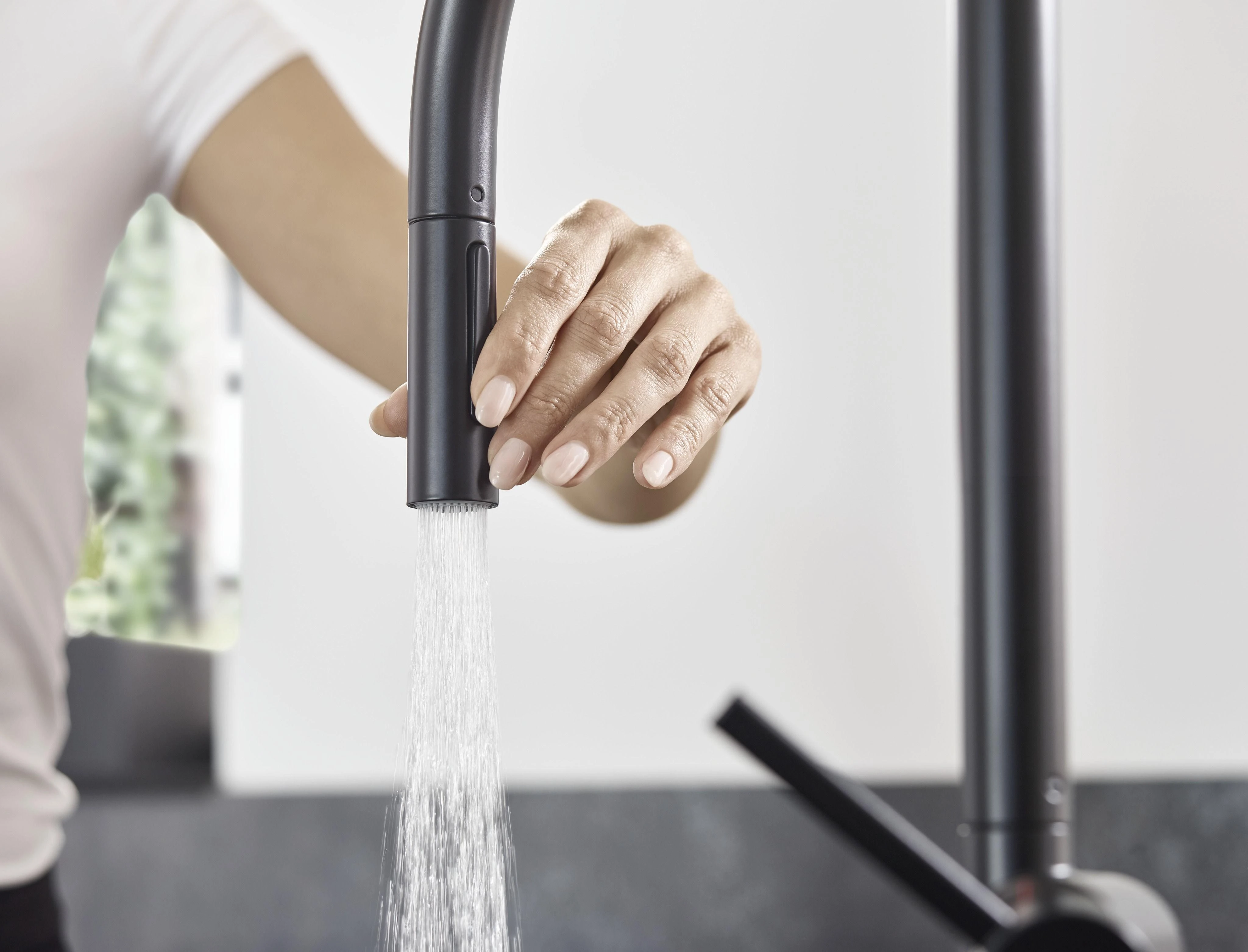 Virtuvinis maišytuvas su ištraukiama žarna Hansgrohe Talis M54 72801670 (juodas matinis)