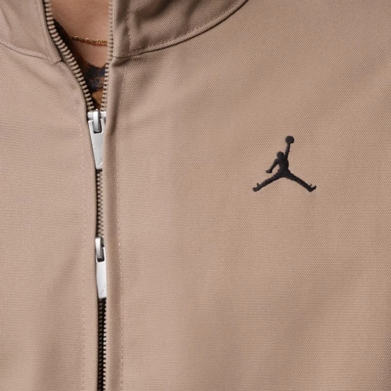 AIR Jordan striukė