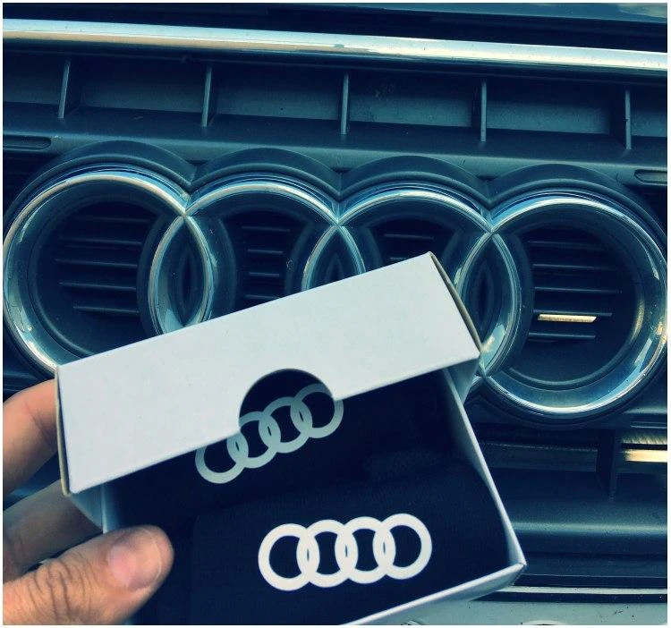 Audi kojinės su dėžute