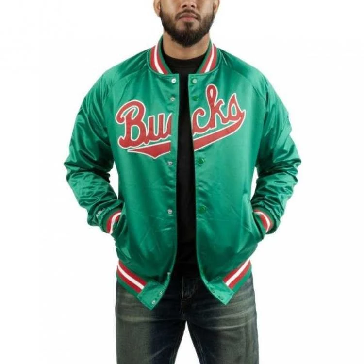 Mitchell & Ness striukė