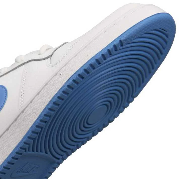 Nike bateliai