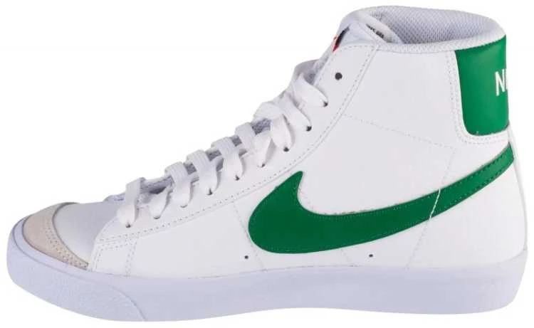 Nike bateliai