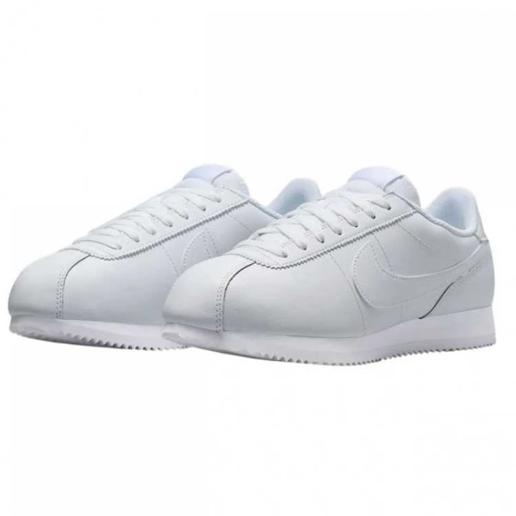 Nike bateliai