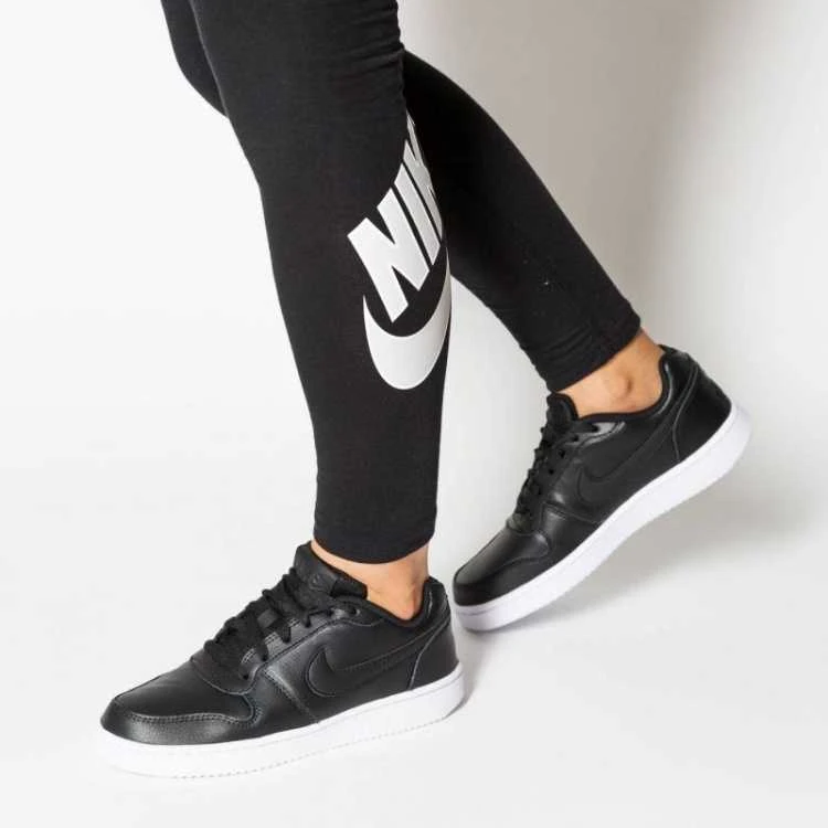 Nike bateliai