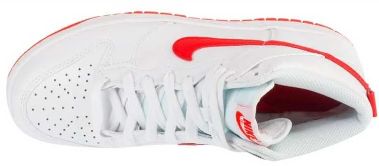 Nike bateliai
